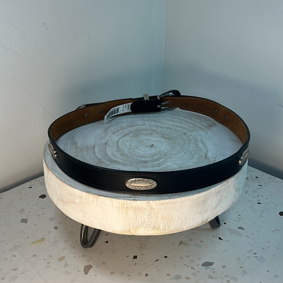 Black Leather Sliver Metal Accented Western Belt - Picture 5 of 10